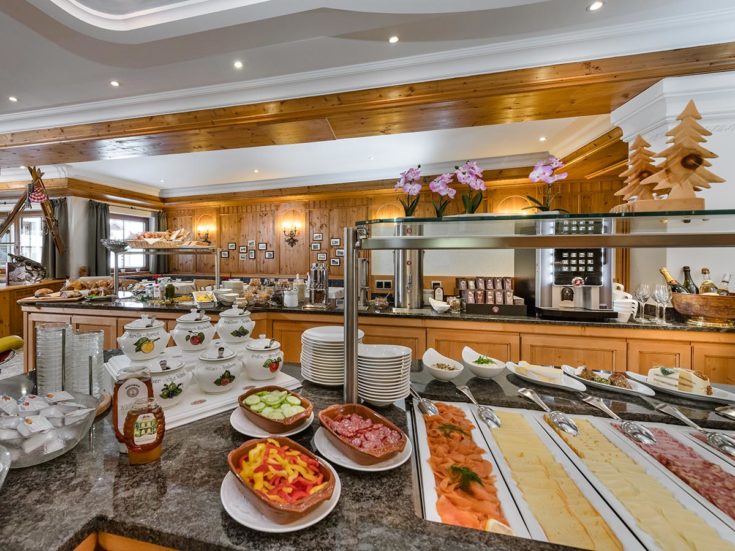 Frühstücksbuffet im Hotel Zauchensee Zentral