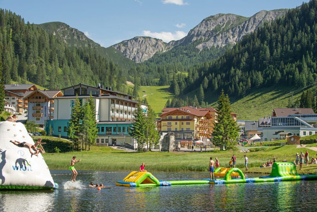 Magic Mountains Schwimmen Sommer Urlaub Salzburg